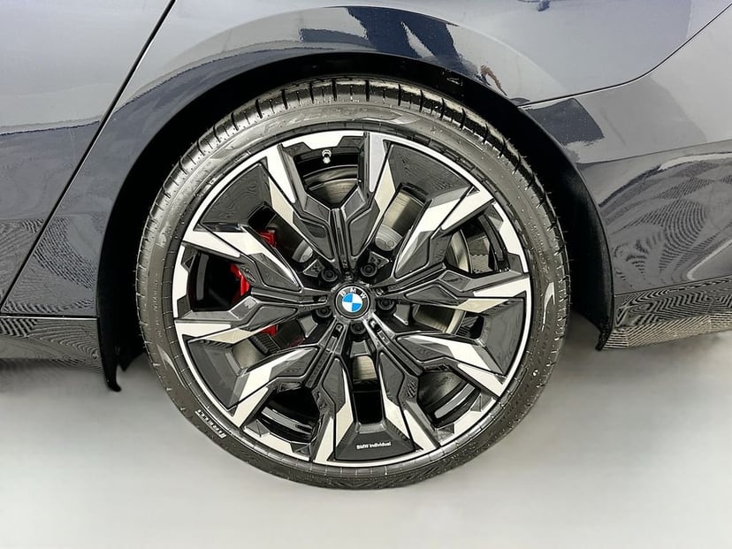 2026 BMW 5 Series - Image 23