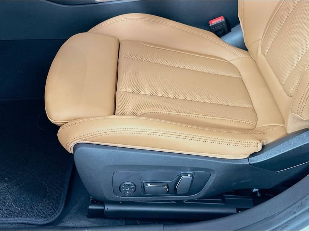 2026 BMW 3 Series - Image 21