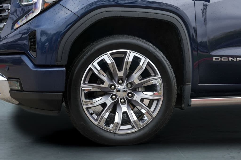 2022 GMC Sierra 1500 - Image 4