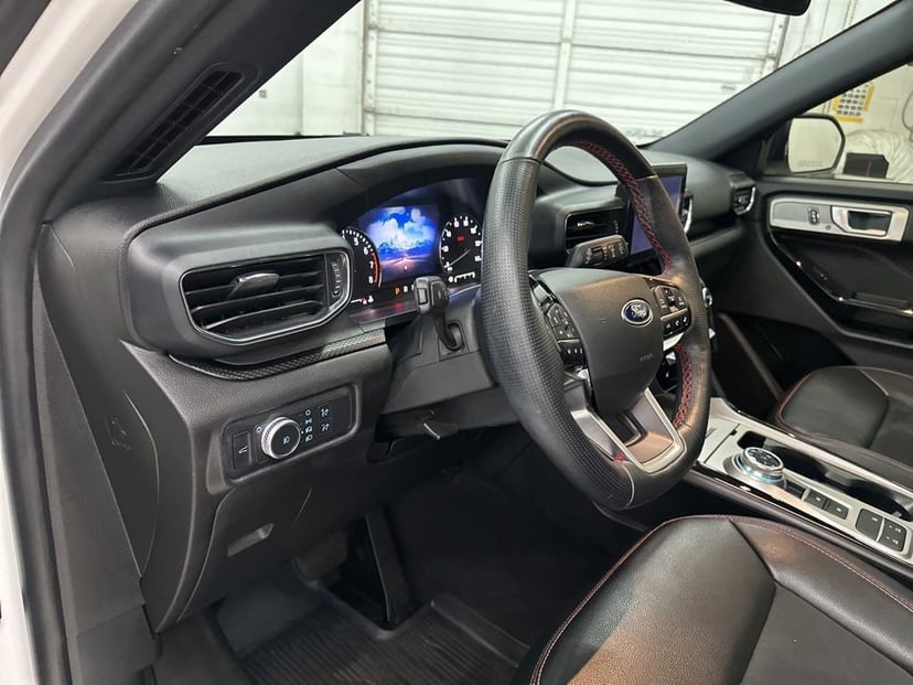 2022 Ford Explorer - Image 9