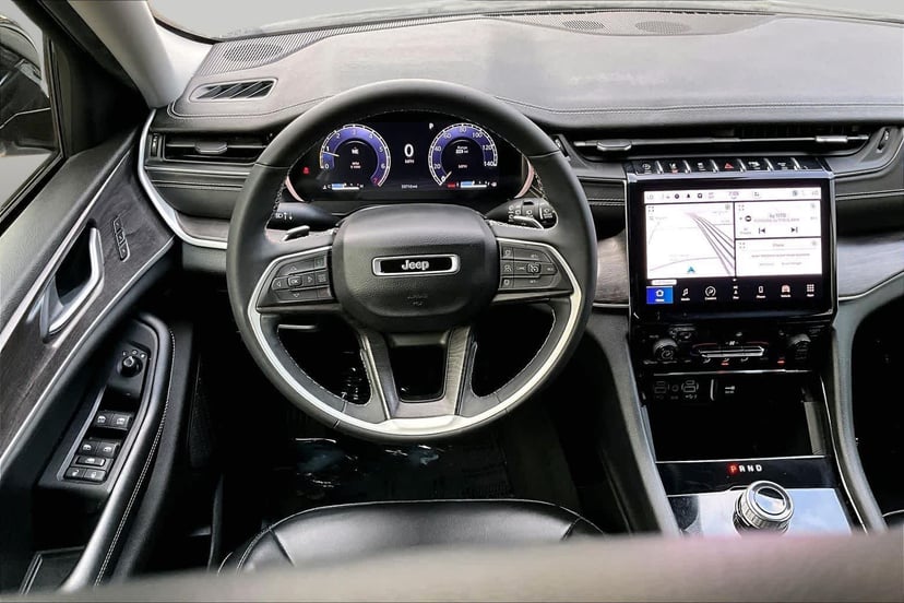 2023 Jeep Grand Cherokee - Image 6
