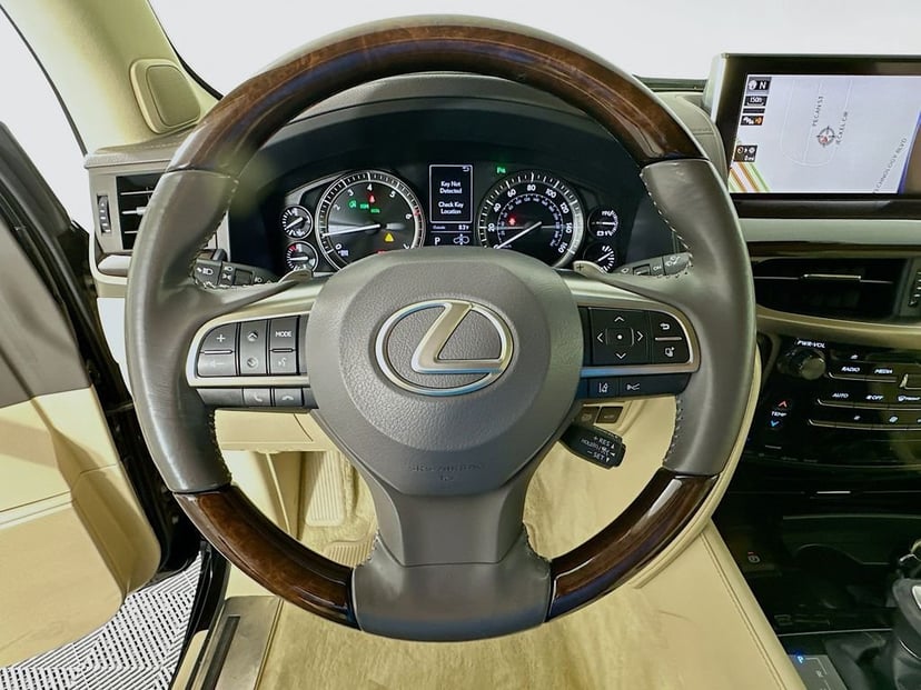 2018 Lexus LX - Image 11