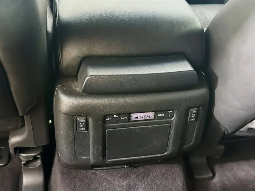 2012 INFINITI QX56 - Image 32