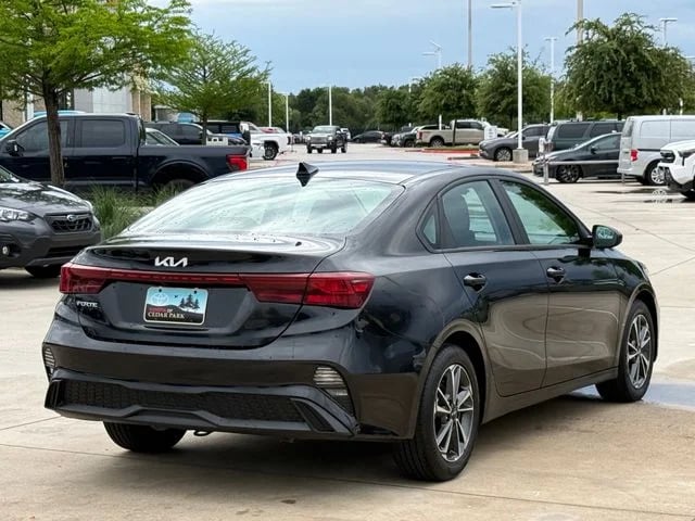 2023 Kia Forte - Image 5