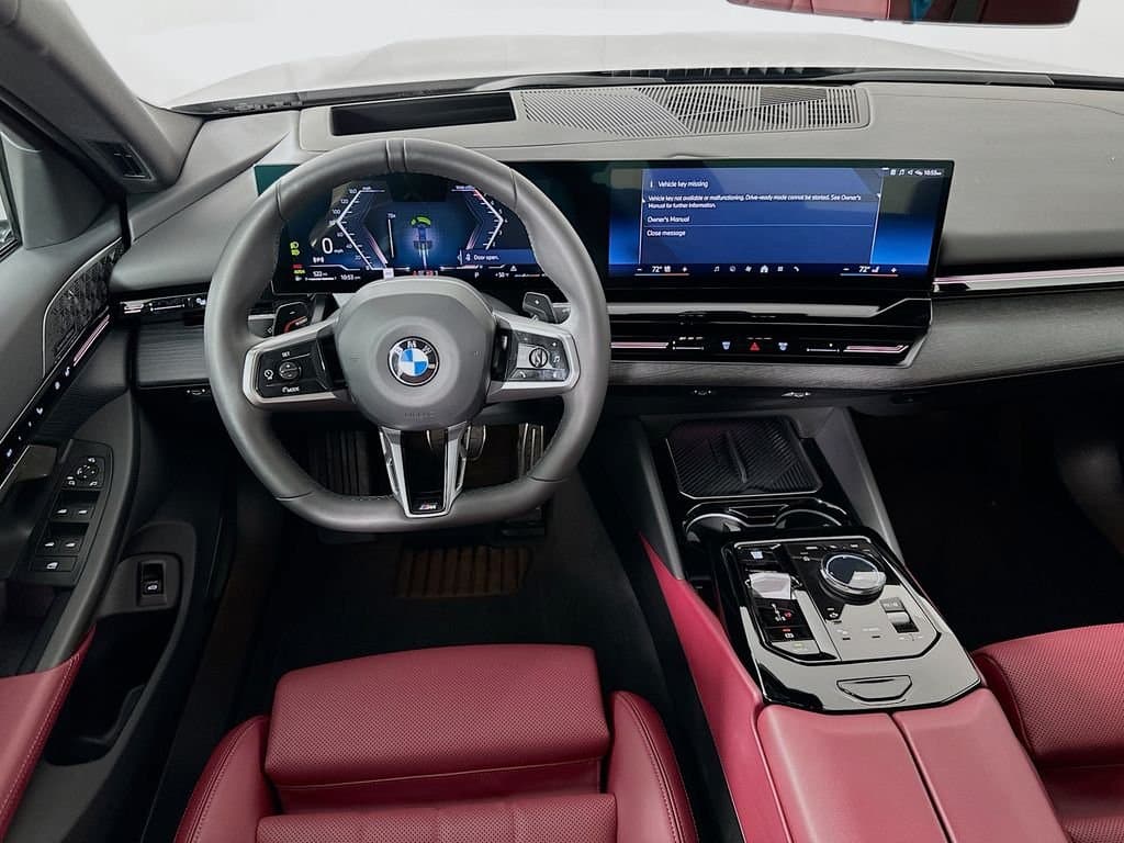 2025 BMW 5 Series - Image 23