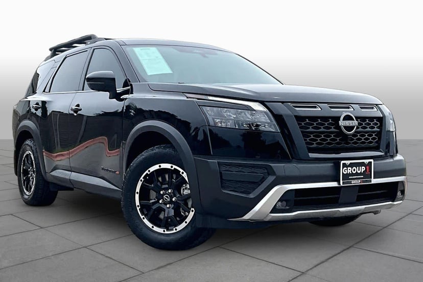 2023 Nissan Pathfinder - Image 3