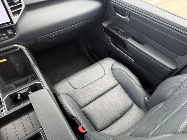 2023 Toyota Tundra - Image 27