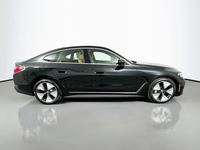 2026 BMW i4 - Image 4