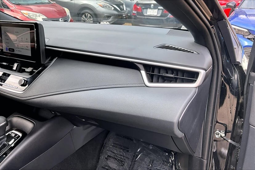 2025 Toyota Corolla - Image 18