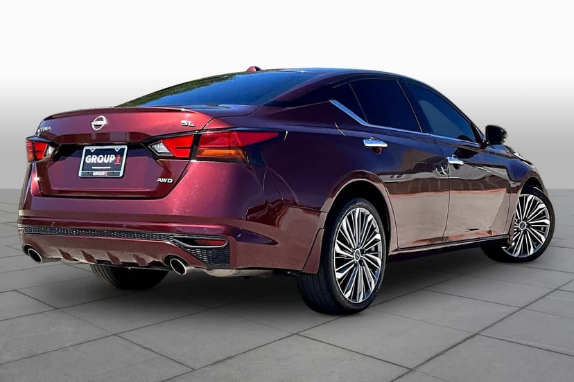2023 Nissan Altima - Image 13