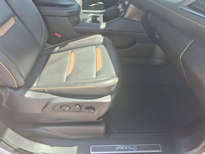 2022 GMC Yukon XL - Image 16