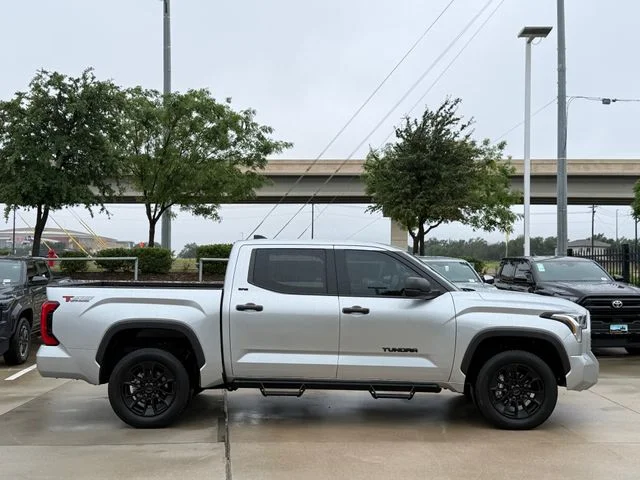 2022 Toyota Tundra - Image 6