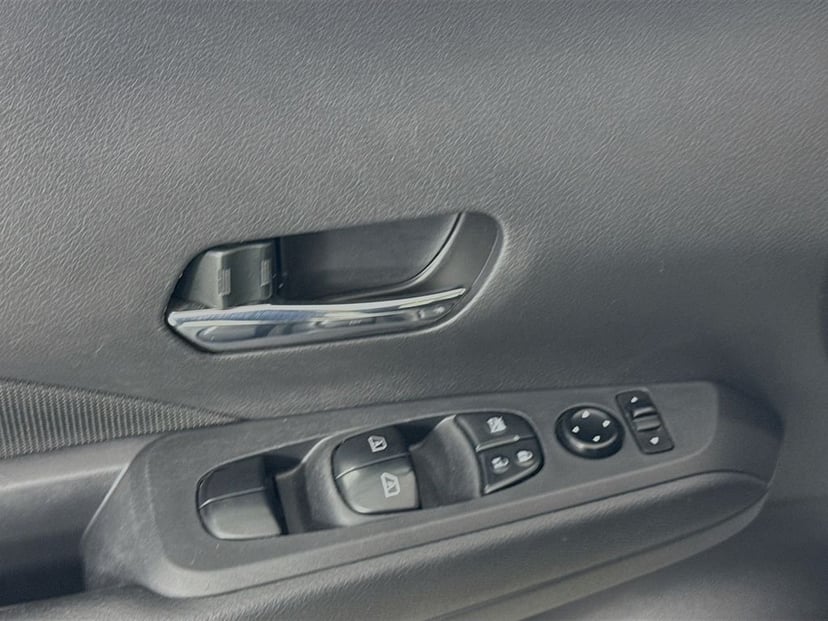 2023 Nissan Kicks - Image 21