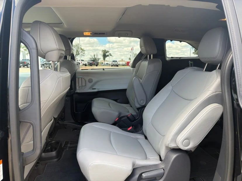2026 Toyota Sienna - Image 20