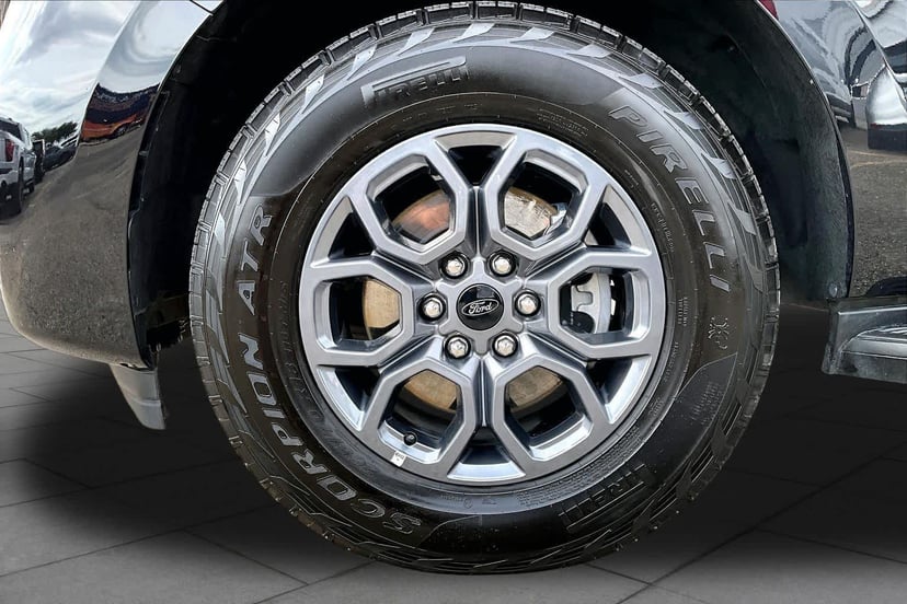 2025 Ford Expedition - Image 11