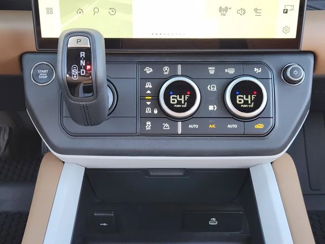 2026 Land Rover Defender 110 - Image 14