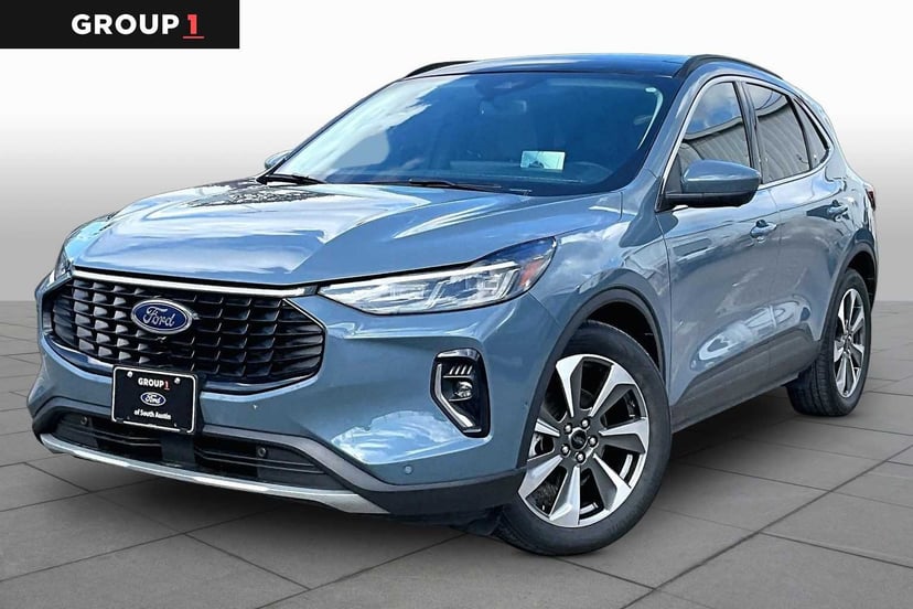 2023 Ford Escape - Image 2