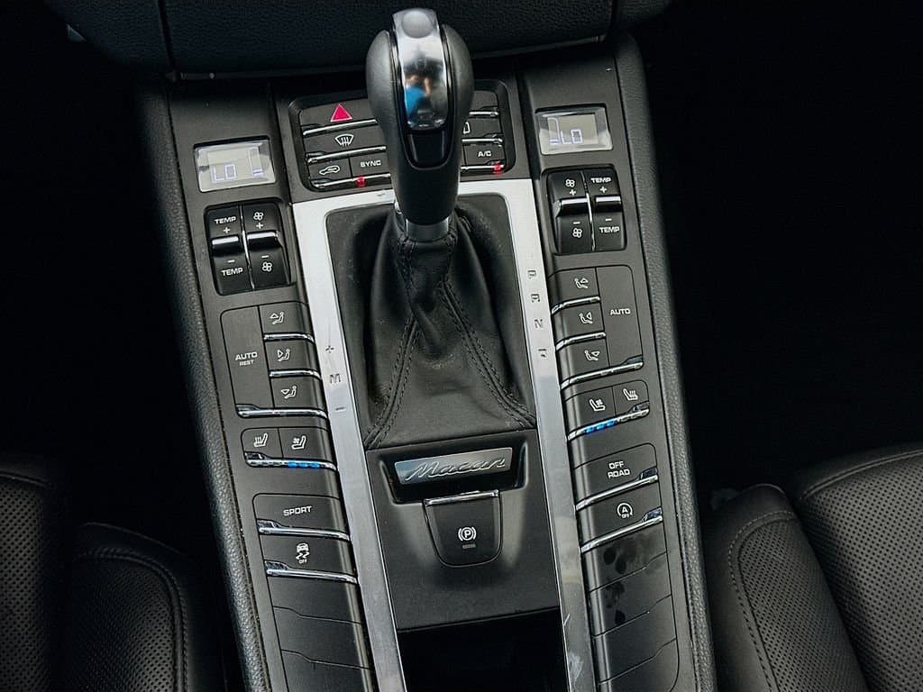 2015 Porsche Macan - Image 16