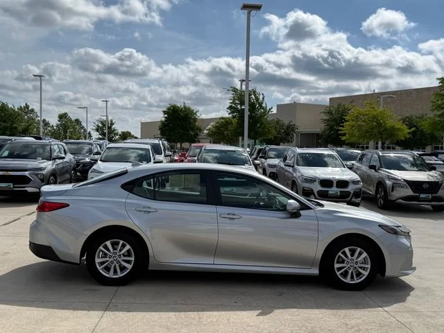 2026 Toyota Camry - Image 5