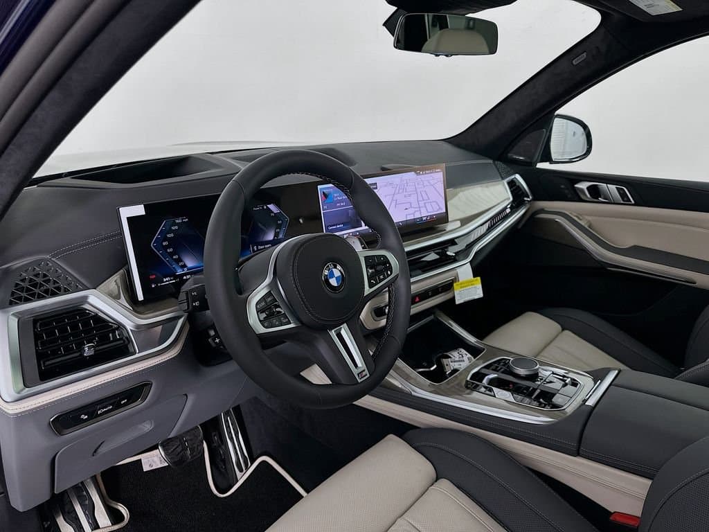 2025 BMW X7 - Image 9