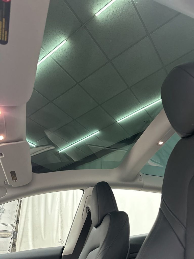 2023 Tesla Model 3 - Image 21