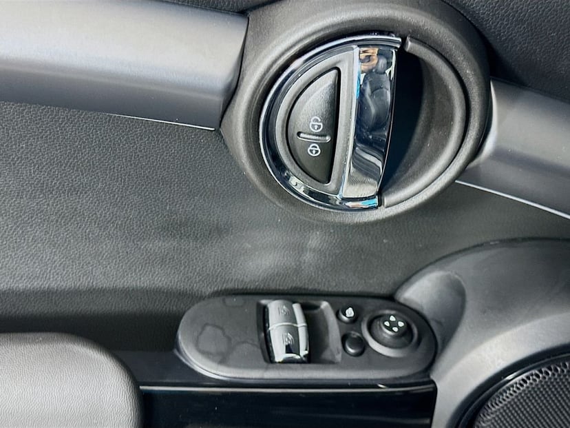 2024 MINI Cooper S - Image 18