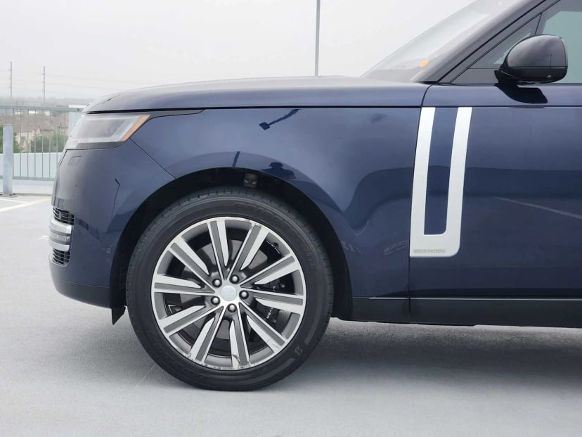 2023 Land Rover Range Rover - Image 9