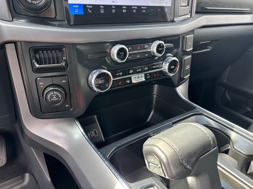 2025 Ford F-150 - Image 19