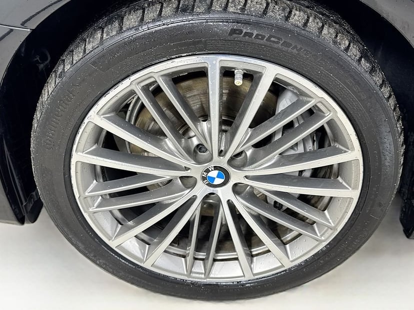2020 BMW 5 Series - Image 42