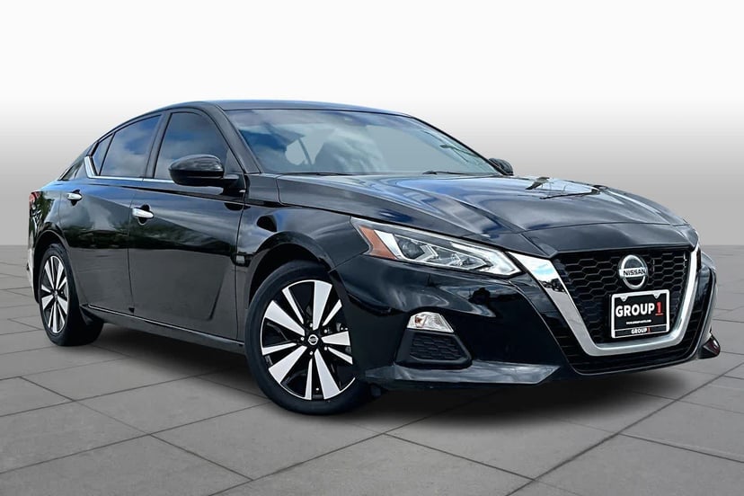 2022 Nissan Altima - Image 3
