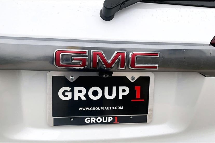 2023 GMC Acadia - Image 30