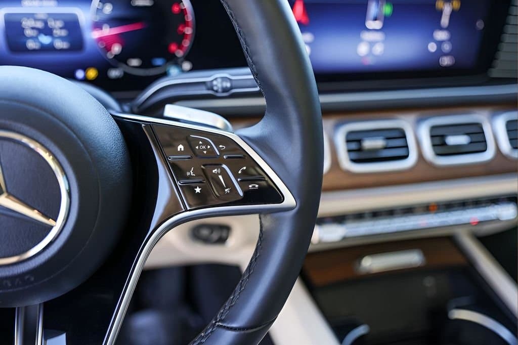 2025 Mercedes-Benz GLE - Image 12