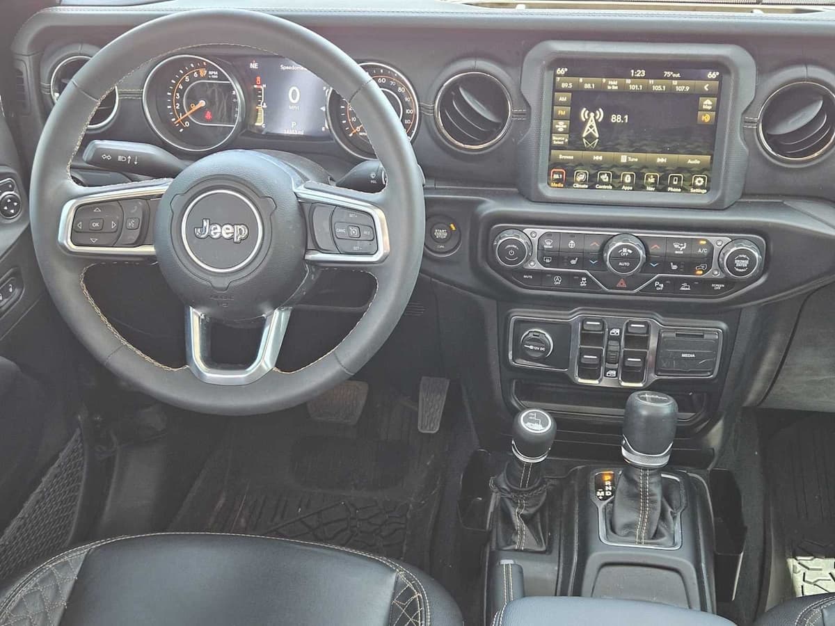 2023 Jeep Gladiator - Image 27