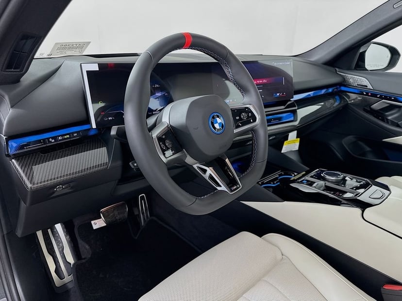 2026 BMW i5 - Image 9
