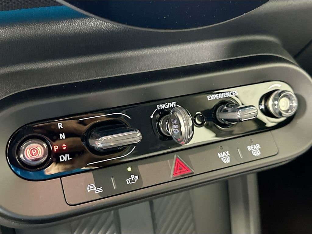 2025 MINI COOPER - Image 16