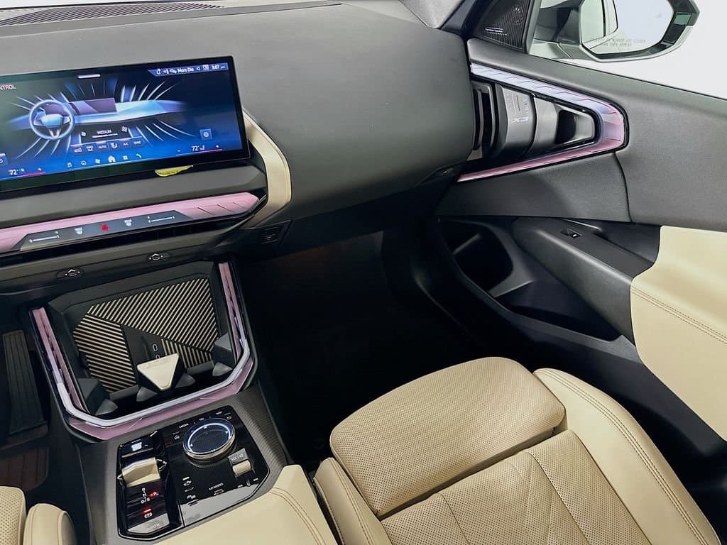2025 BMW X3 - Image 23