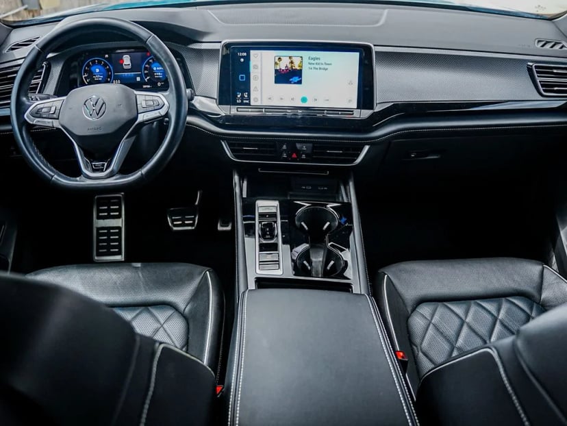 2024 Volkswagen Atlas Cross Sport - Image 29