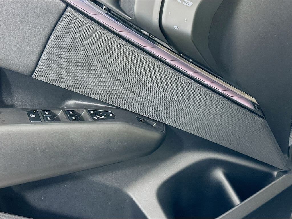 2025 BMW X3 - Image 18