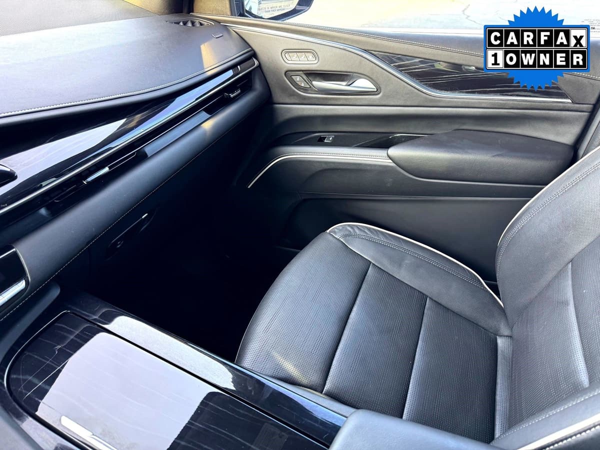 2023 Cadillac Escalade - Image 38