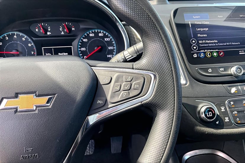 2021 Chevrolet Malibu - Image 24