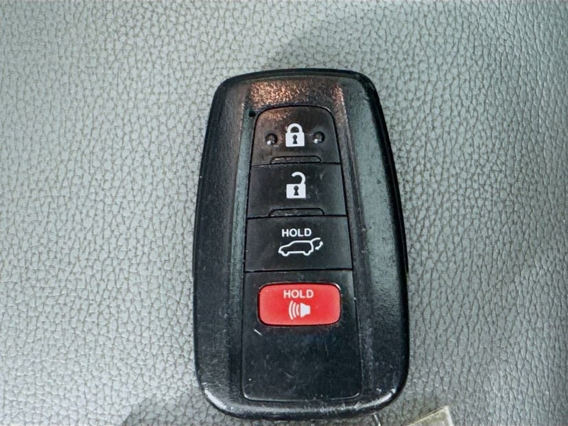 2020 Toyota Highlander - Image 38