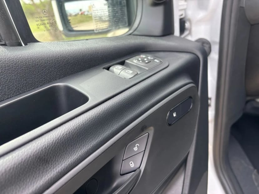 2025 Mercedes-Benz Sprinter 2500 - Image 19