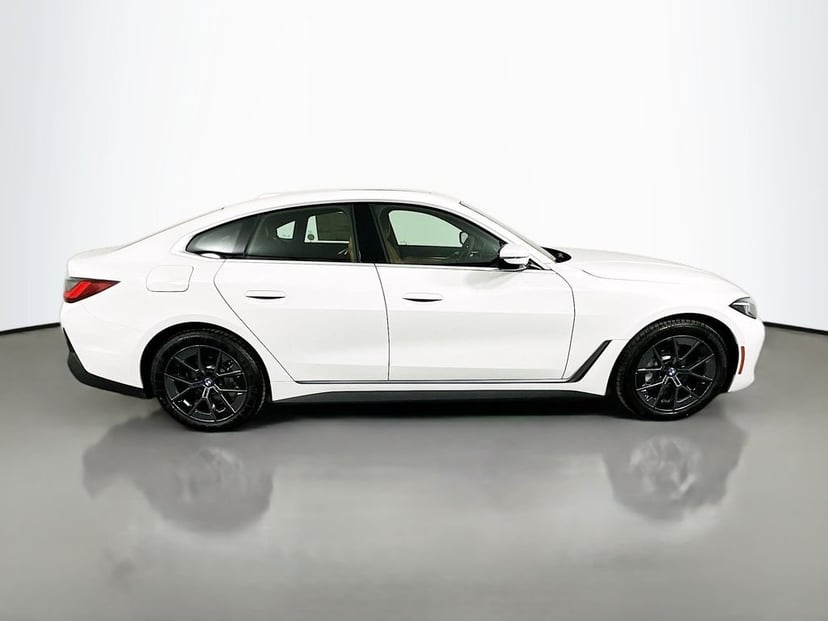 2026 BMW i4 - Image 4