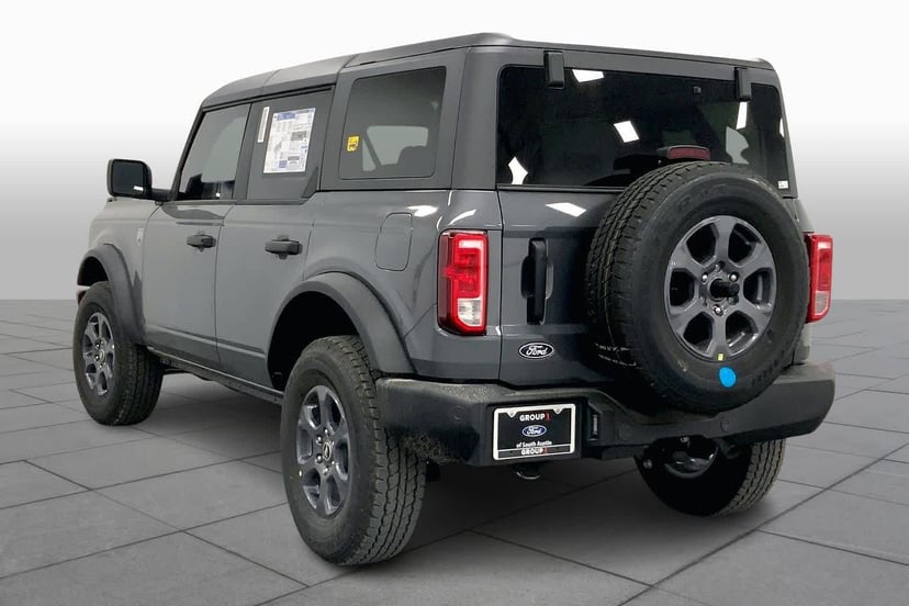 2026 Ford Bronco - Image 11