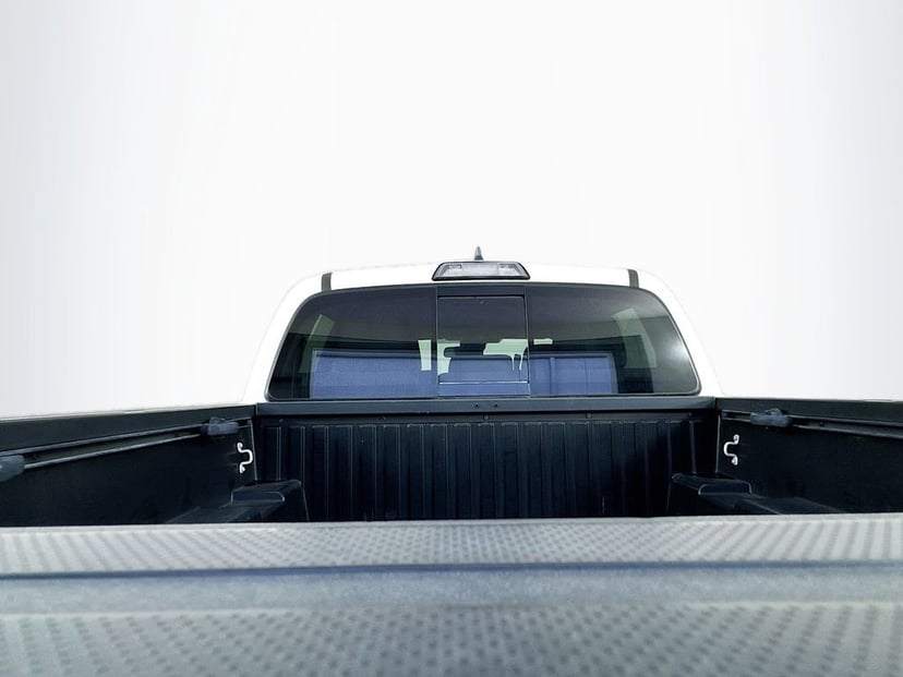2018 Toyota Tacoma - Image 29