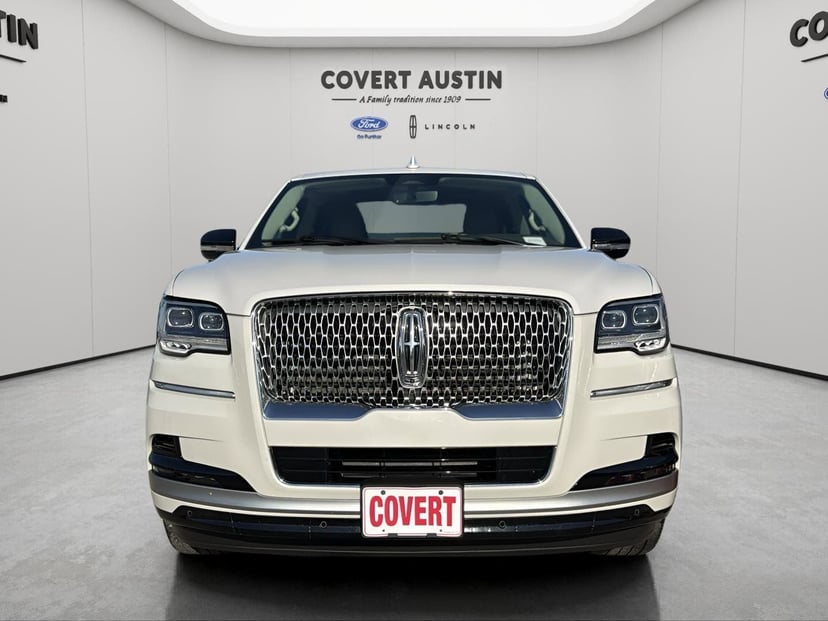 2023 Lincoln Navigator L - Image 8