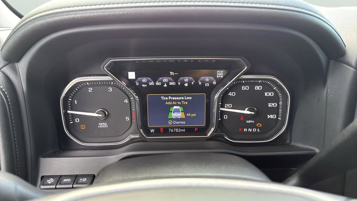 2022 GMC Sierra 2500HD - Image 14