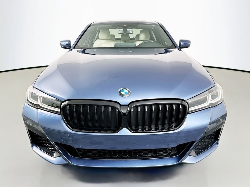 2023 BMW 5 Series - Image 2