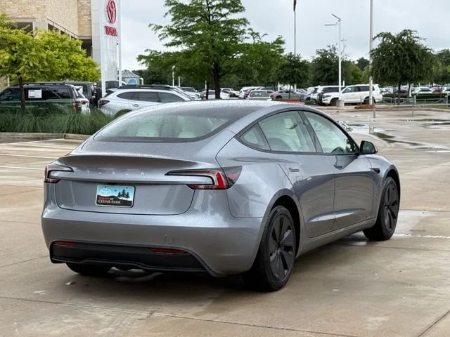 2025 Tesla Model 3 - Image 4