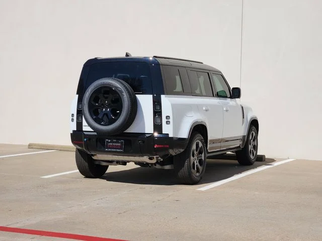 2026 Land Rover Defender 110 - Image 4